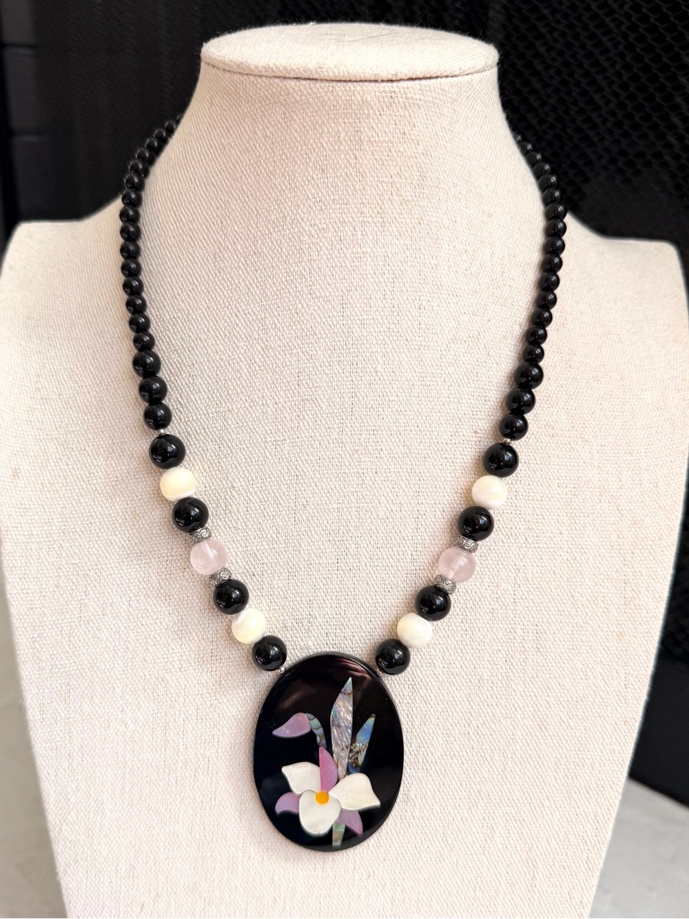 Lee Sands Orchid Rose Quartz Black Bead Inlay Necklace 20”